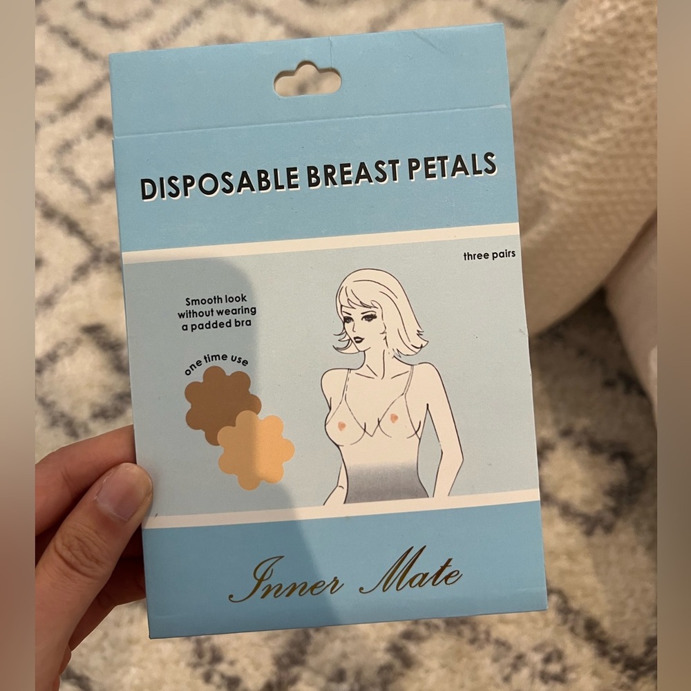 Nasty Gal Nude Breast Petals Nipple Covers Pasties [NWT]